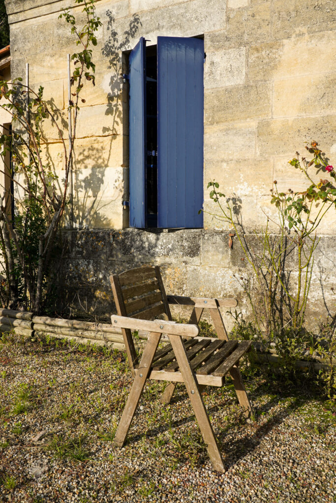 domaine chateau canon chaigneau volets bleus